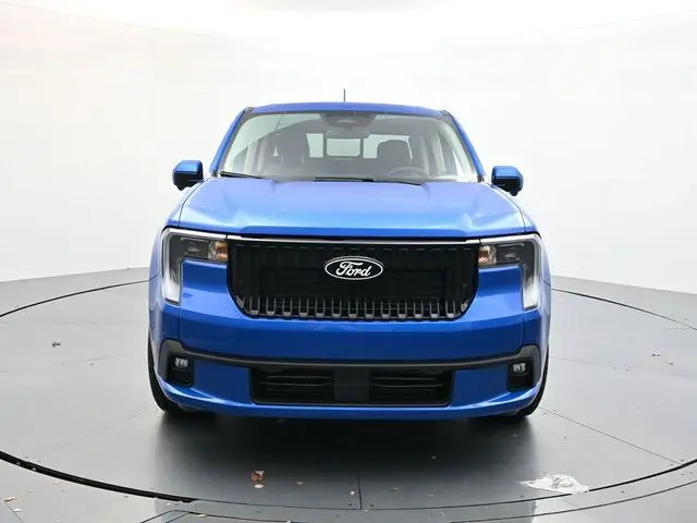 2025 Ford Maverick photo 2