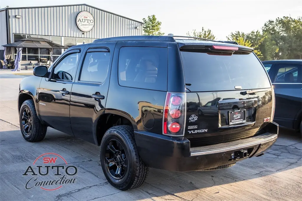 2011 Gmc Yukon Denali photo 4