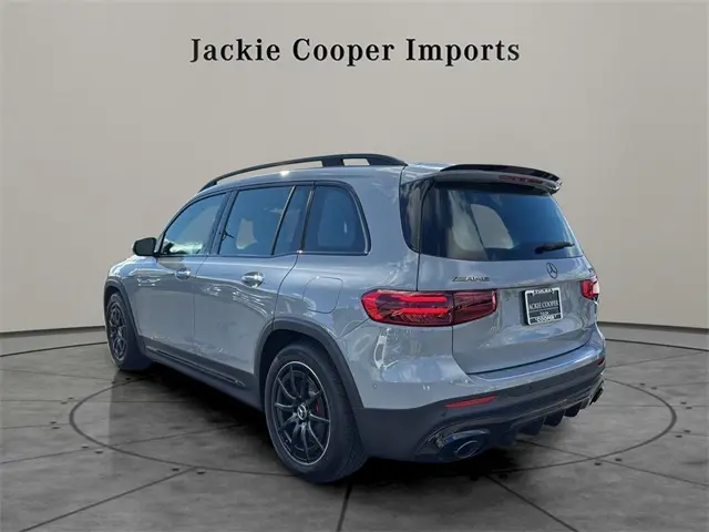 2026 Mercedes Benz GLB 35 AMG 4MATIC photo 3