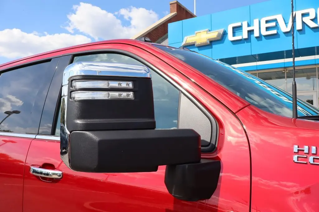 2025 Chevrolet Silverado 2500HD High Country photo 2