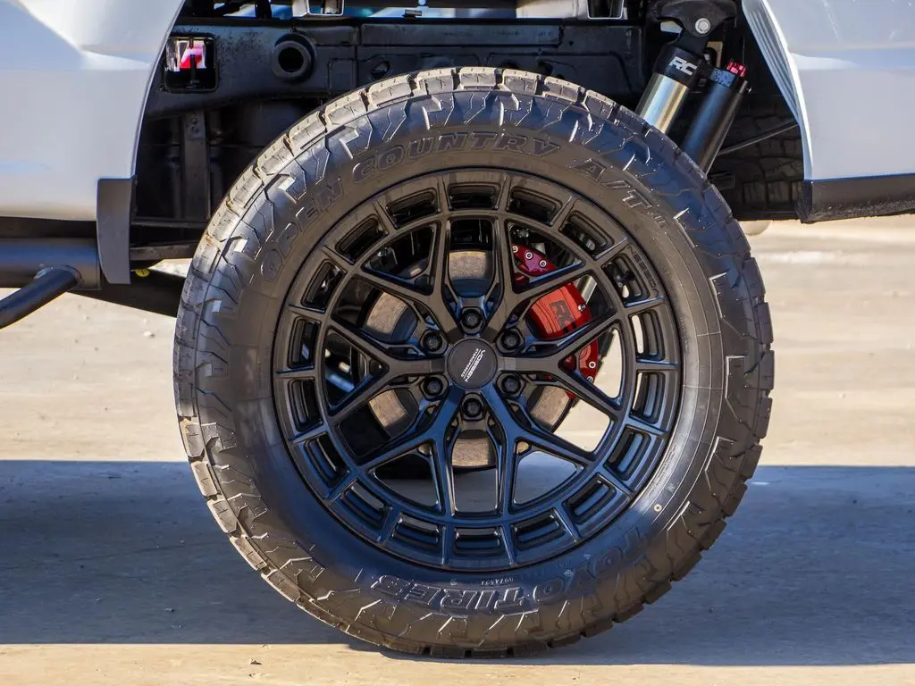 2025 Ford F-150 XLT photo 15