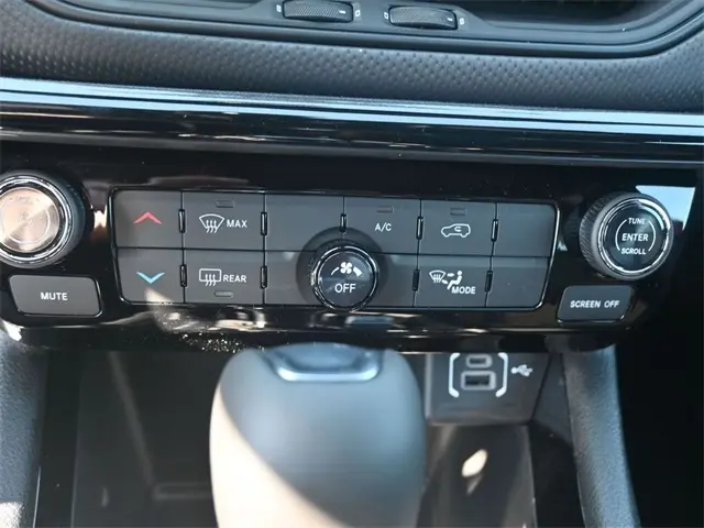 2026 Jeep Compass Latitude photo 15