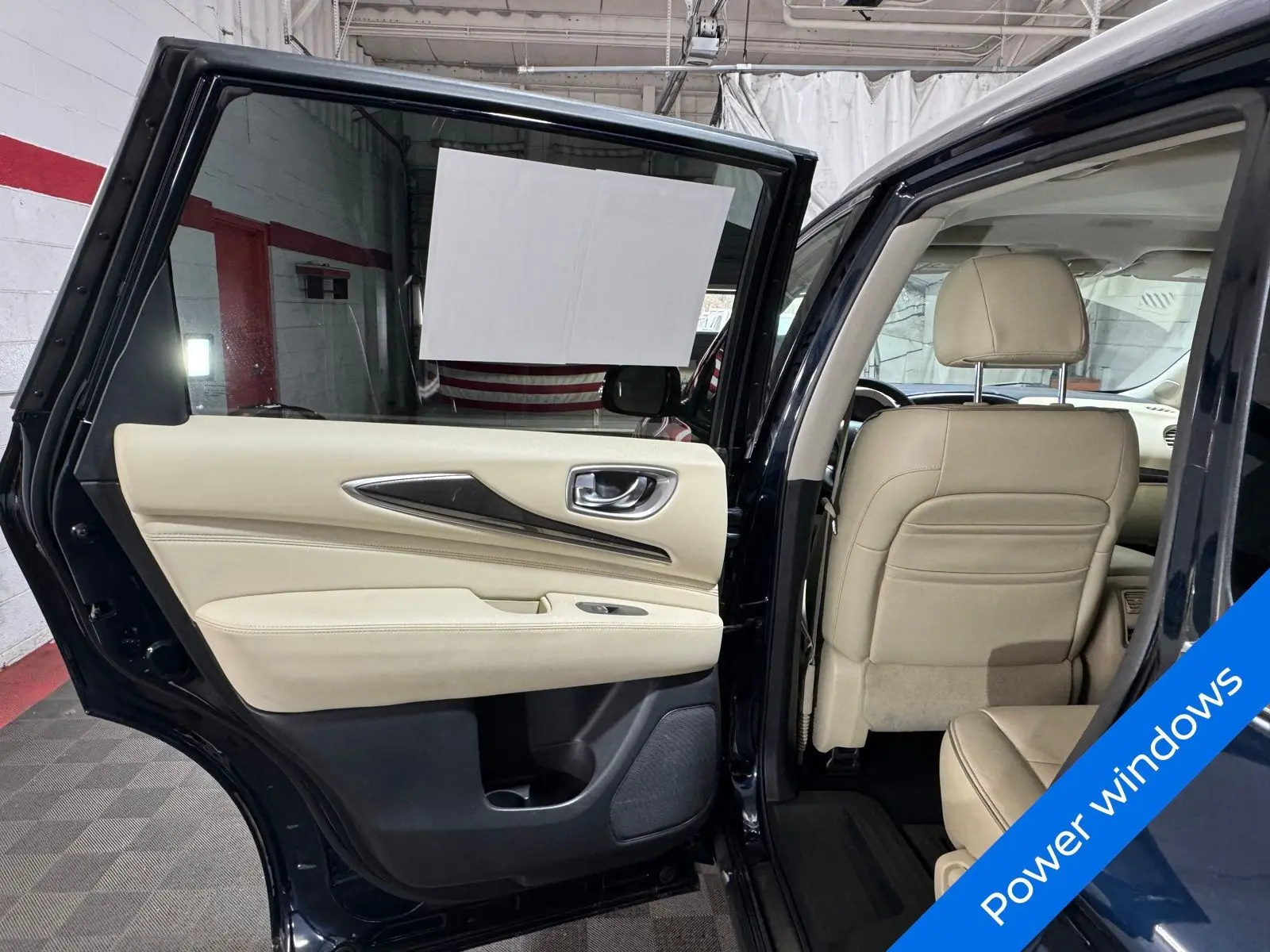 2017 Infiniti QX60 Base photo 9