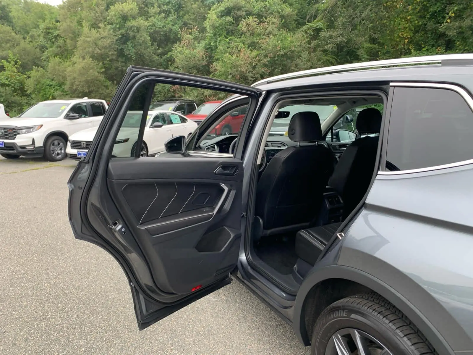 2023 Volkswagen Tiguan SE photo 26
