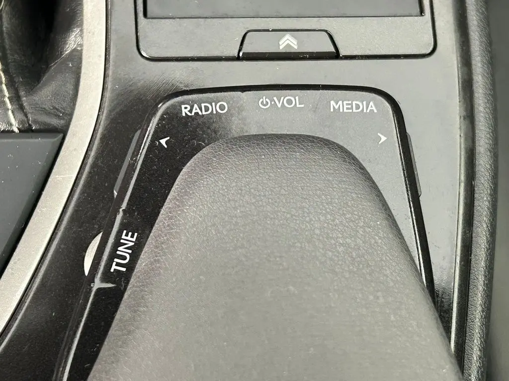 2021 Lexus UX 250h photo 22