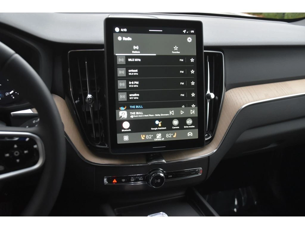 2026 Volvo - image 18