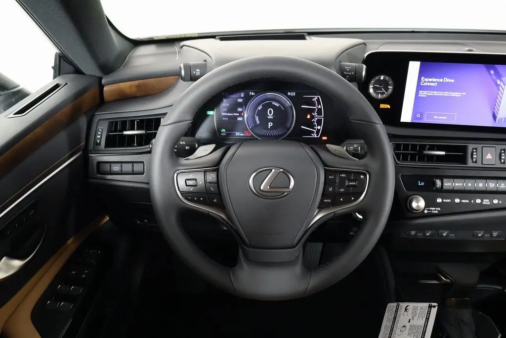 2025 Lexus ES 300h photo 3
