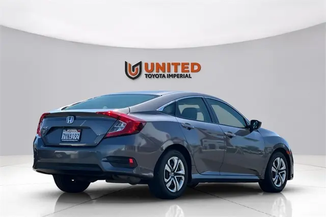 2017 Honda Civic LX photo 3