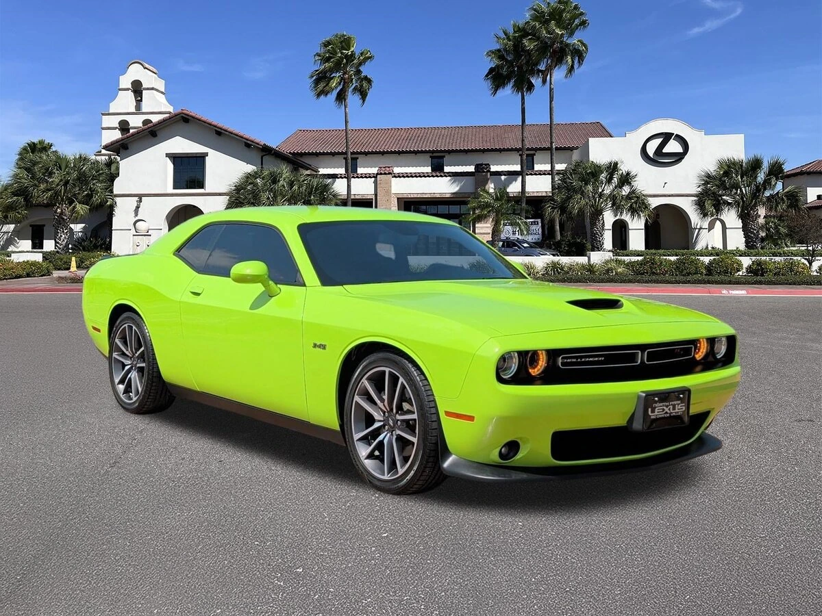 2023 Dodge Challenger R/T's photo