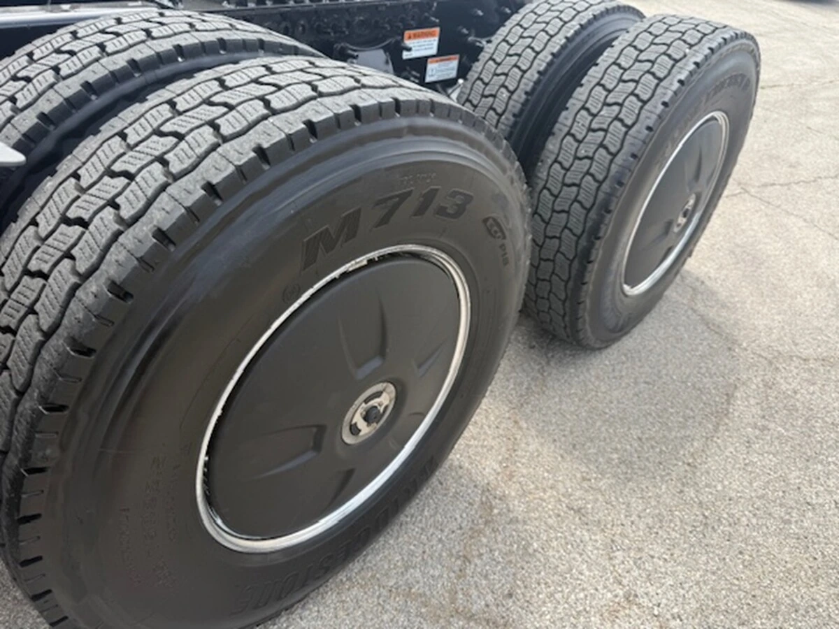 2022 Freightliner Cascadia — photo 7