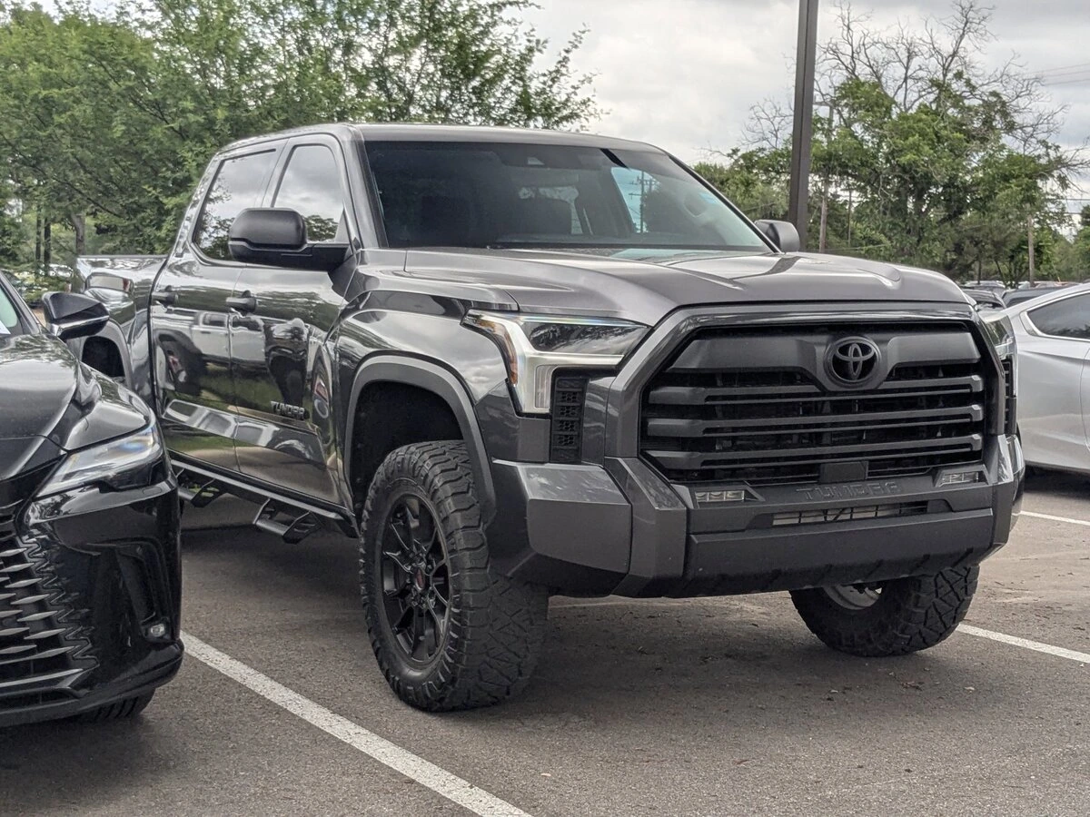 2022 Toyota Tundra SR5 3.4L CrewMax 5.5' Bed's photo