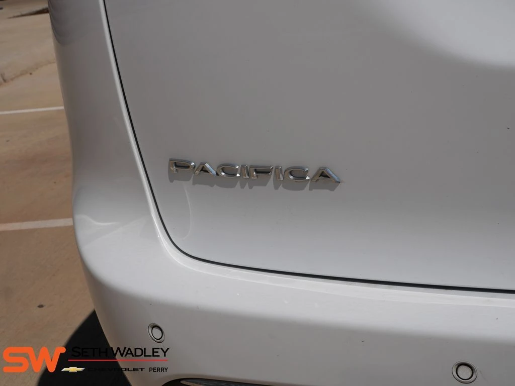 2023 Chrysler Pacifica Touring - Photo 9