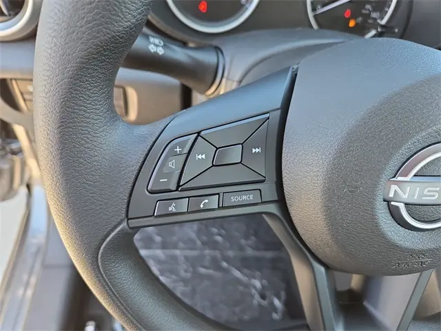 2025 Nissan Versa 1.6 S photo 31