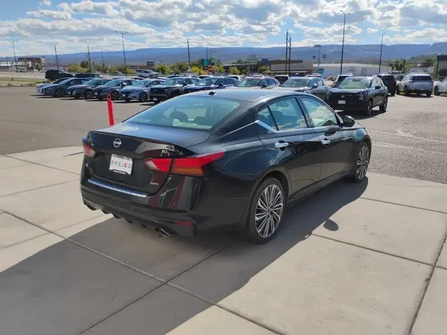 2023 Nissan Altima 2.5 SL photo 5