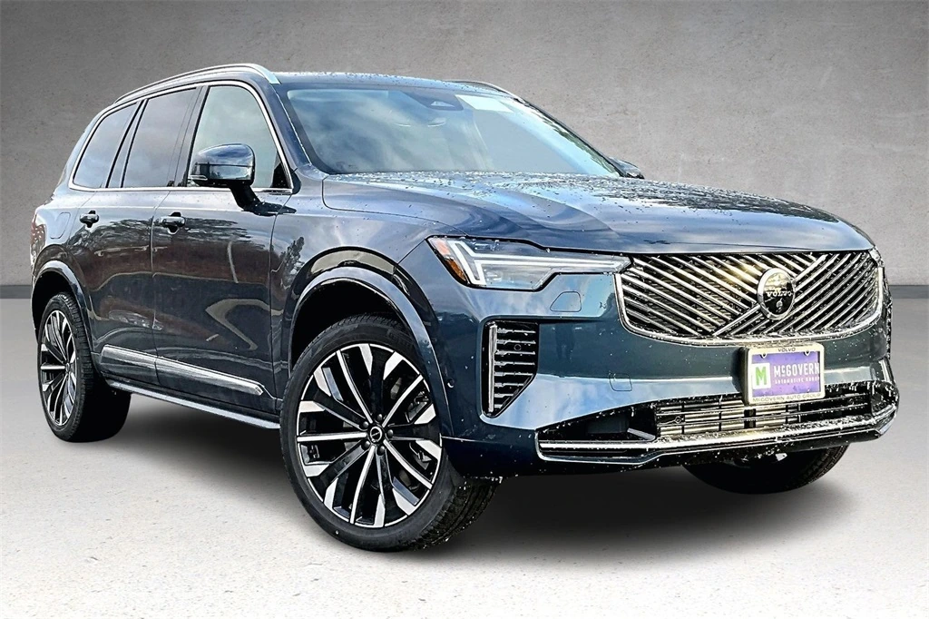 2026 Volvo - image 2