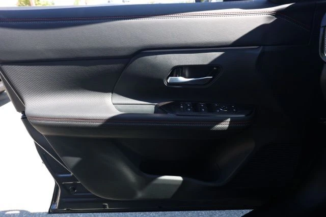 2026 Nissan KICKS SR - Photo 23