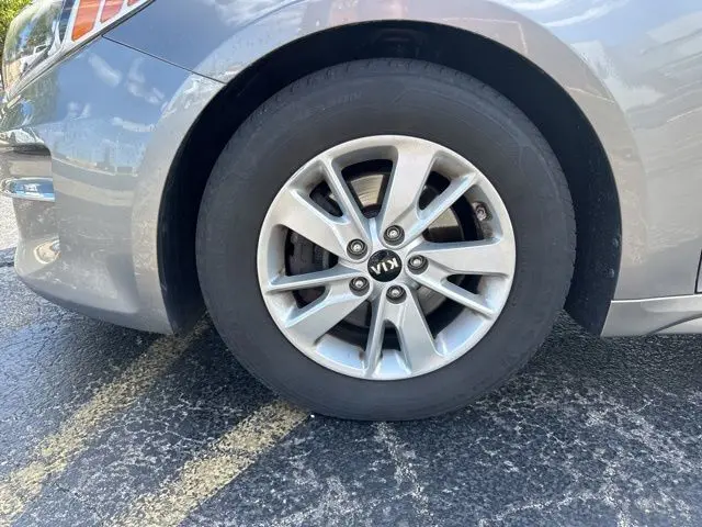 2018 Kia Optima LX photo 16