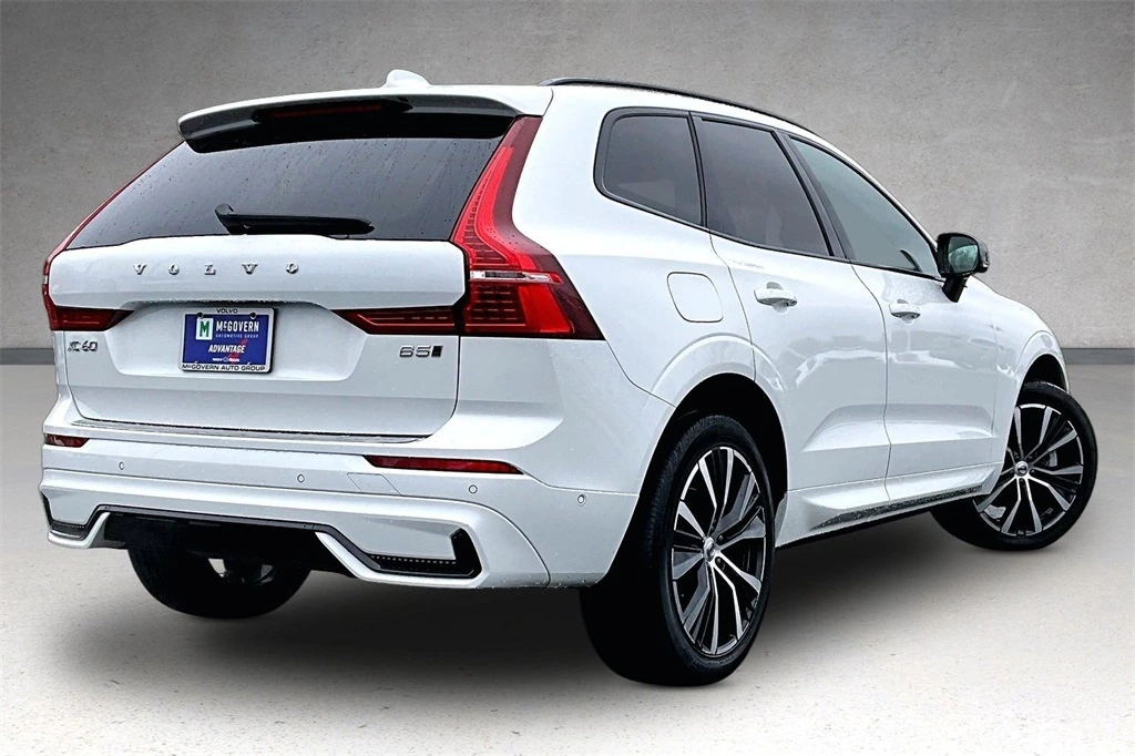 2023 Volvo - image 6