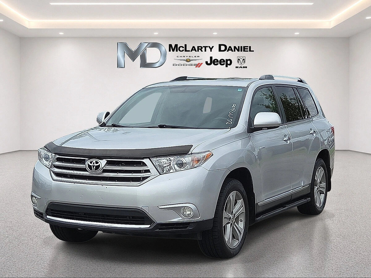 Used 2013 Toyota Highlander Limited with VIN 5TDDK3EH6DS177800 for sale in Bentonville, AR