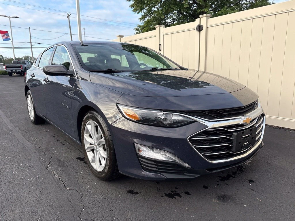 Used 2025 Chevrolet Malibu 1LT with VIN 1G1ZD5ST5SF150114 for sale in Atwater, OH