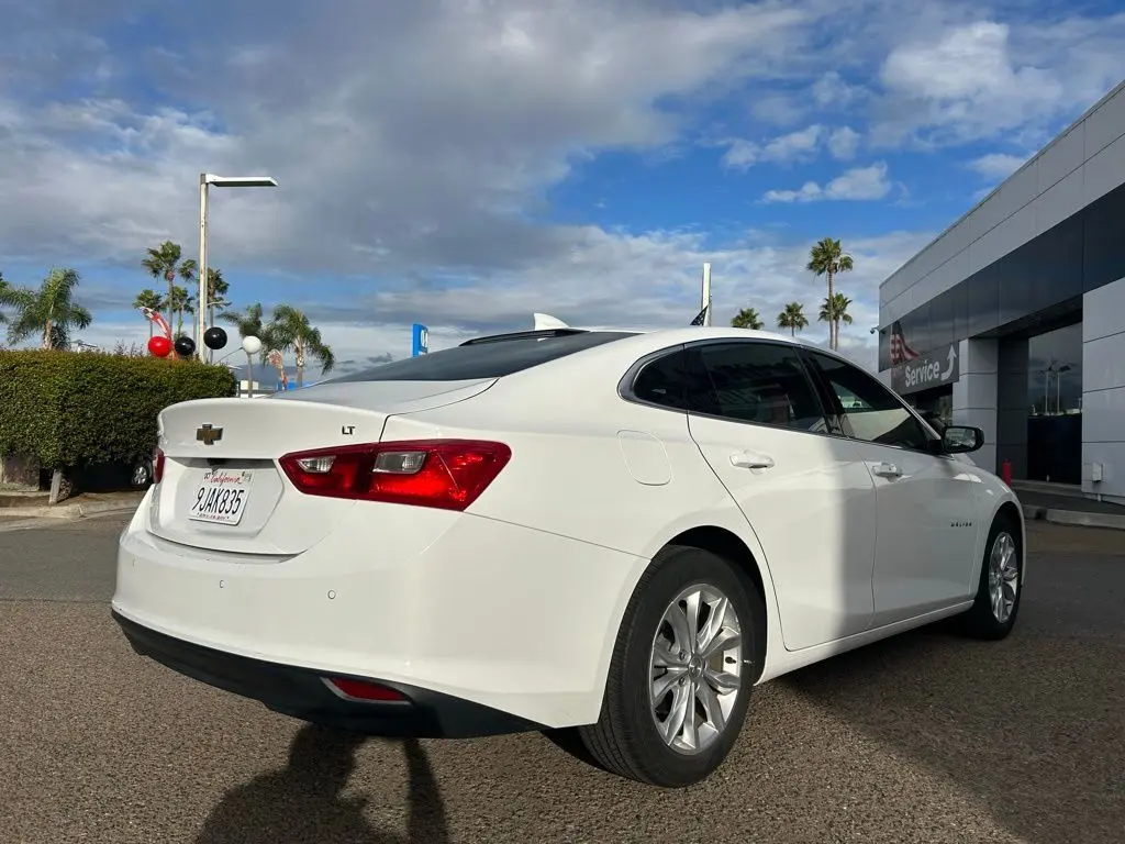 2024 Chevrolet Malibu 1LT photo 3