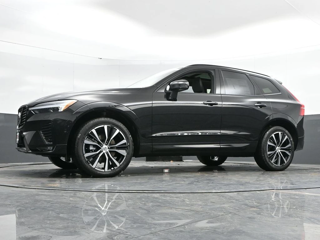 2025 Volvo - image 46