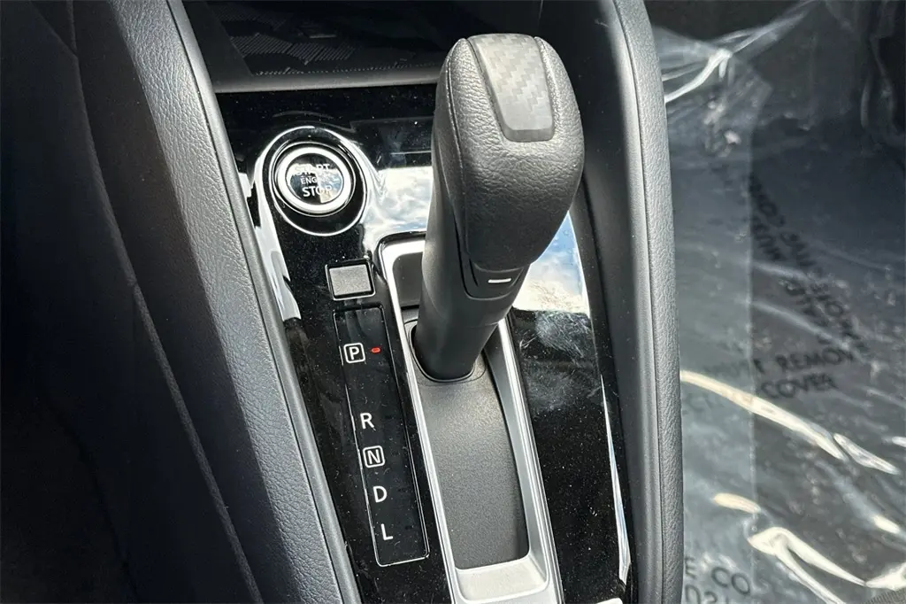 2025 Nissan Versa 1.6 SV photo 20