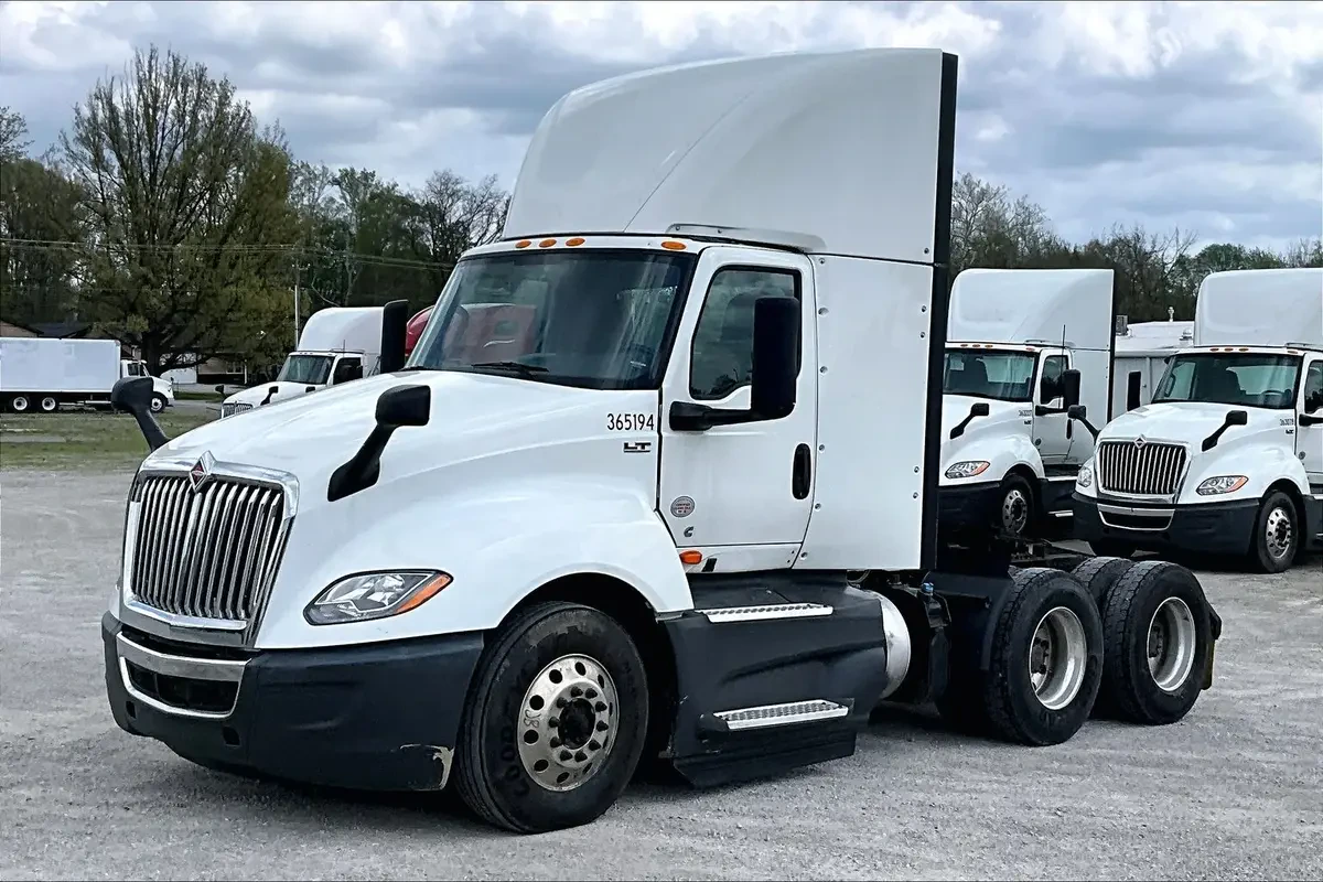 2022 International LT in Louisville, KY — photo 4