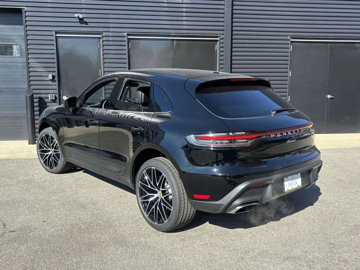 2026 Porsche Macan Base - Photo 8