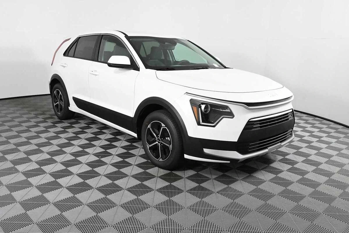 2026 Kia Niro LX HEV's photo