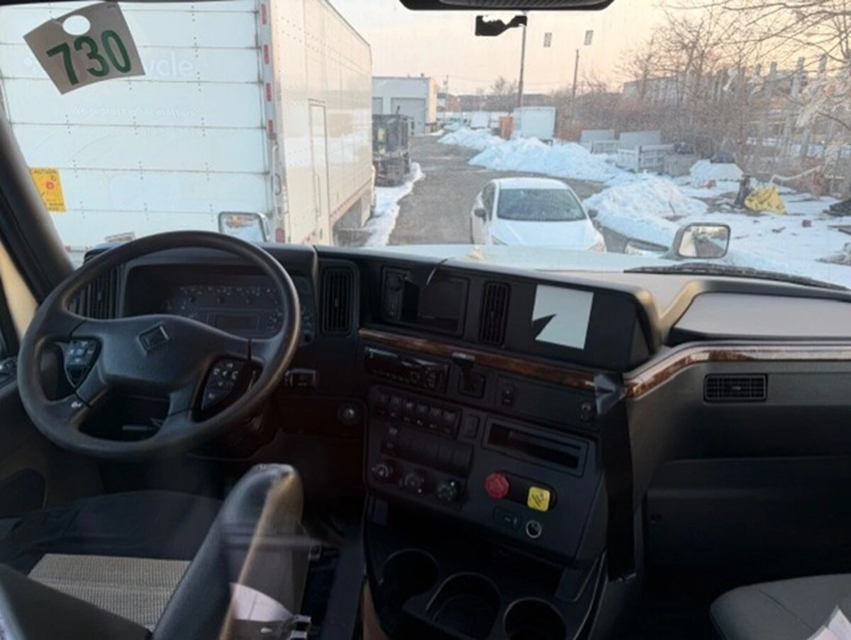 2020 International LT in Bridgeport, CT — photo 6