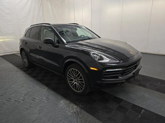 2023 Porsche Cayenne Platinum Edition's photo