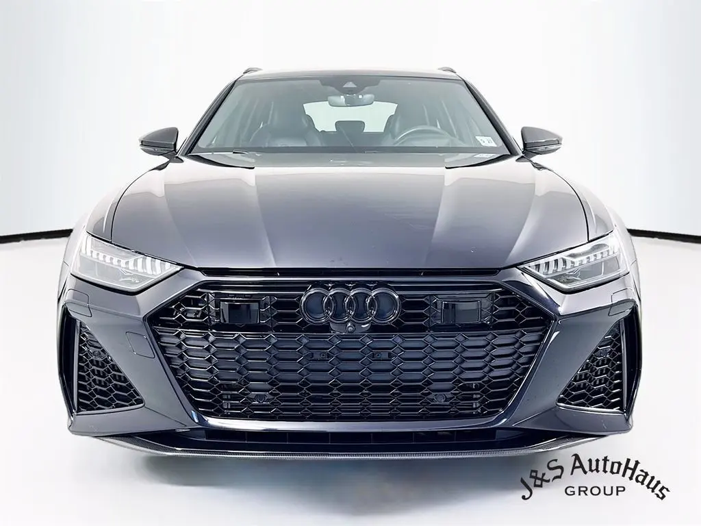 2022 Audi RS 6 Avant Base photo 2
