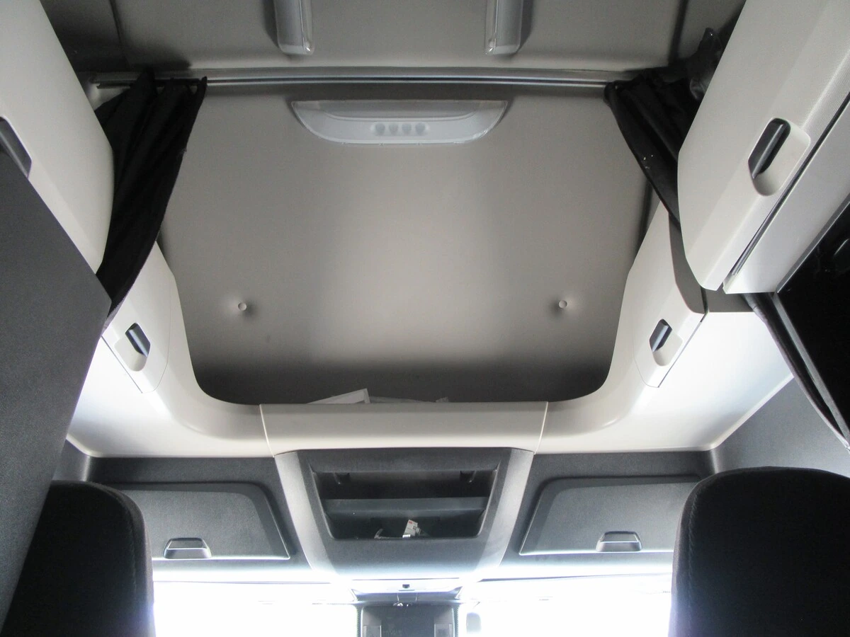 2024 Freightliner Cascadia - image 29