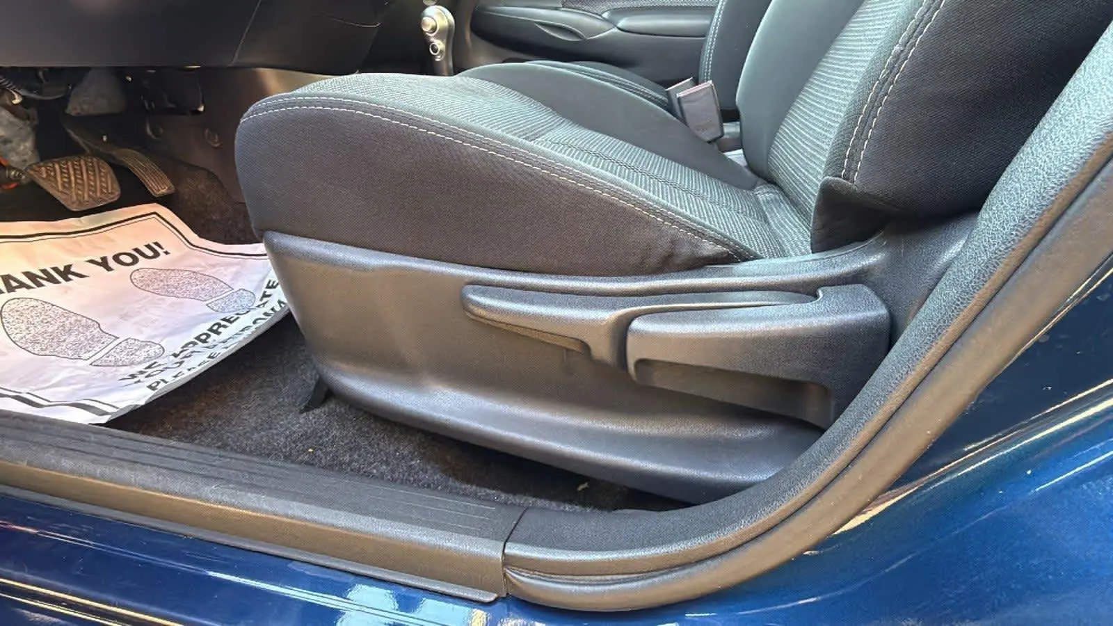 2019 Nissan Versa SV photo 10