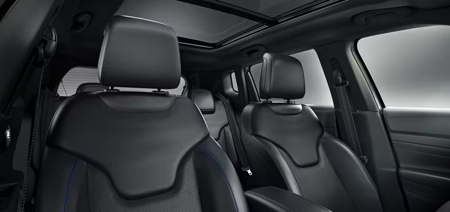 The interior design of a jeep compass.