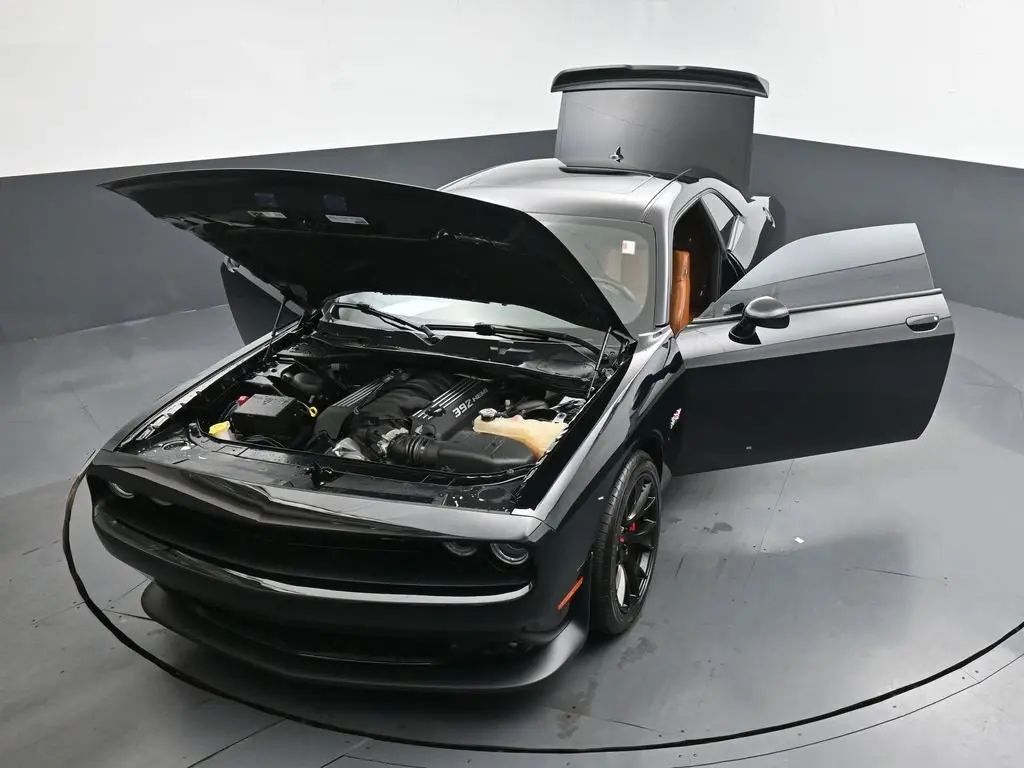 2016 Dodge Challenger SRT8 392 photo 32