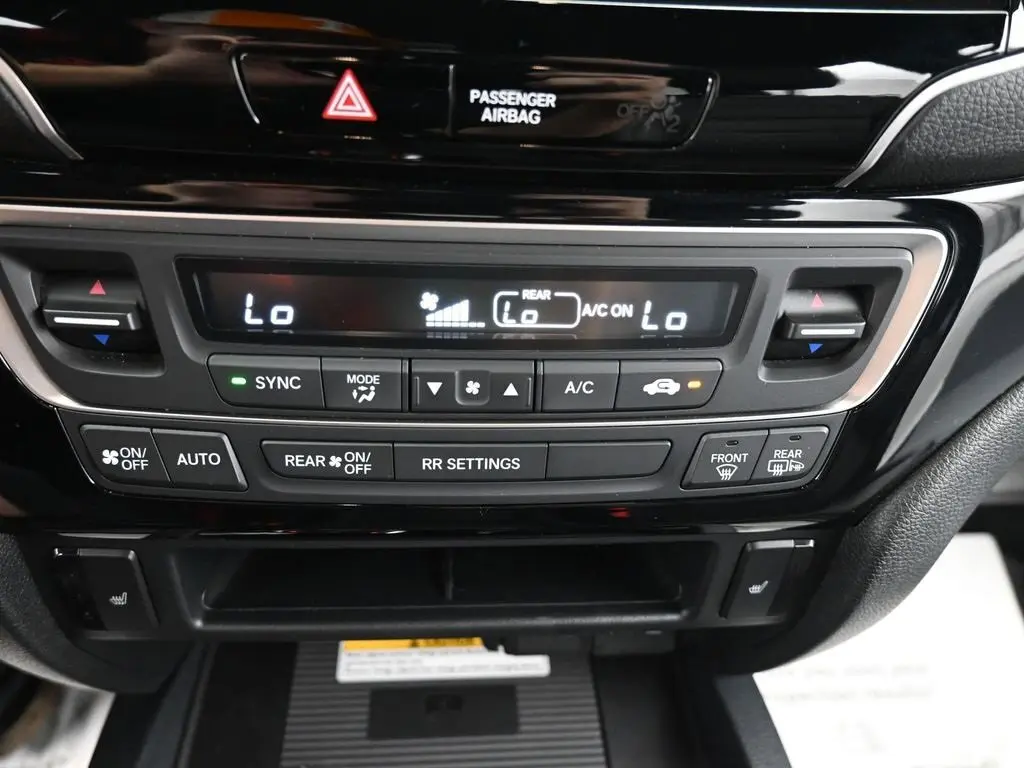 2023 Honda Ridgeline Black Edition photo 24