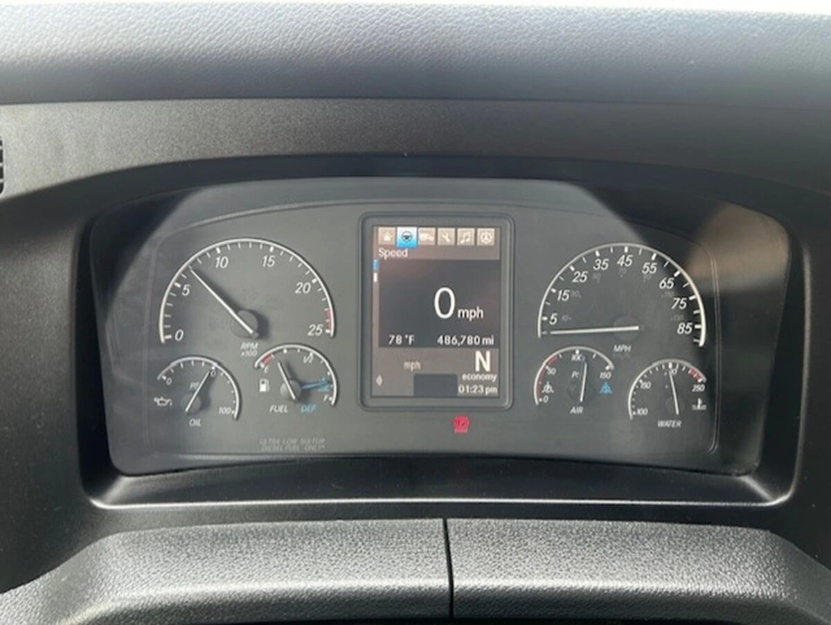 2024 Freightliner Cascadia - image 22