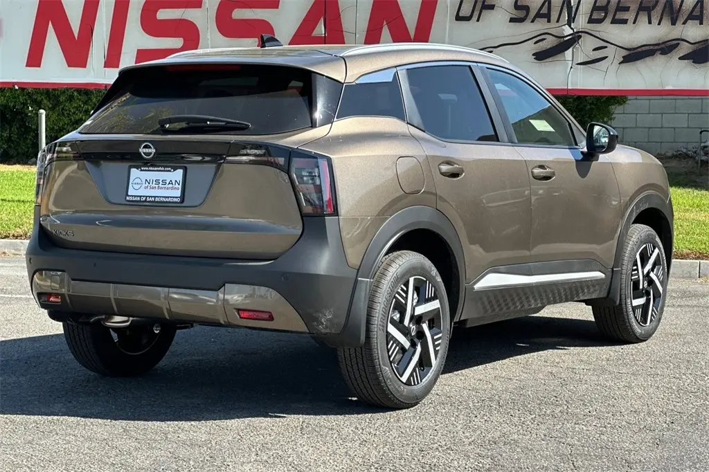 2026 Nissan Kicks SV photo 3