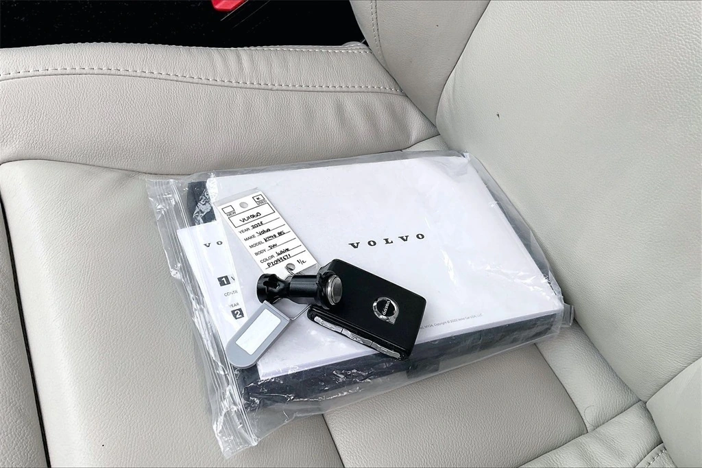 2023 Volvo - image 35