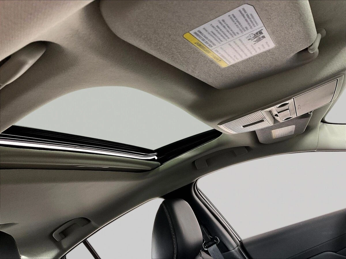 2026 Nissan Sentra SR - Photo 12