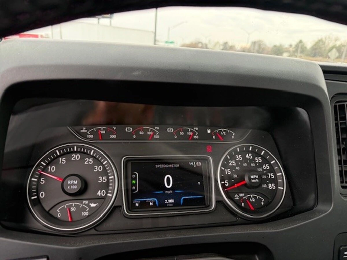 2025 International MV - image 8