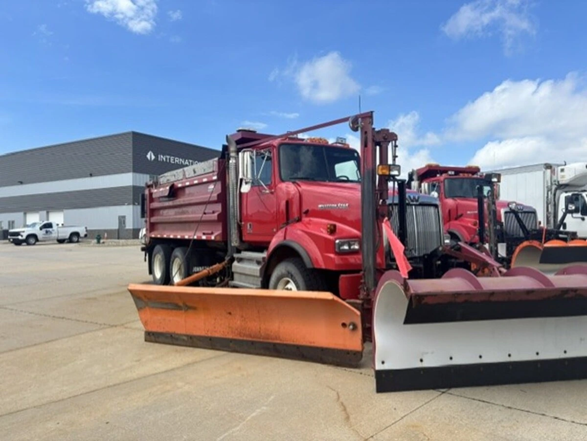 2013 Western Star 4900 in Cedar Rapids, IA — photo 2