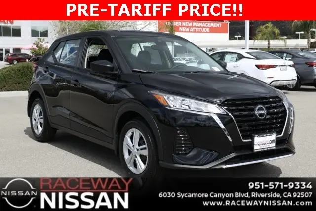 2025 Nissan KICKS PLAY Base's photo