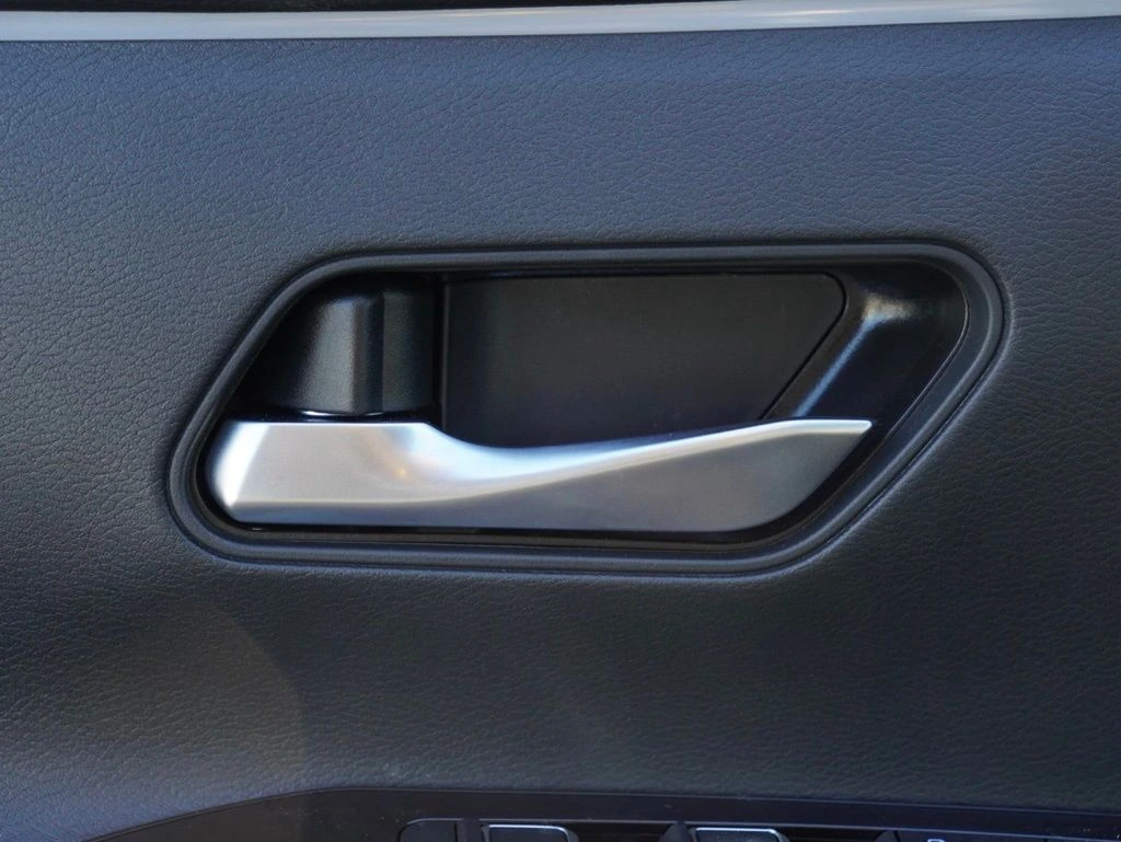 2026 Nissan KICKS SR - Photo 9