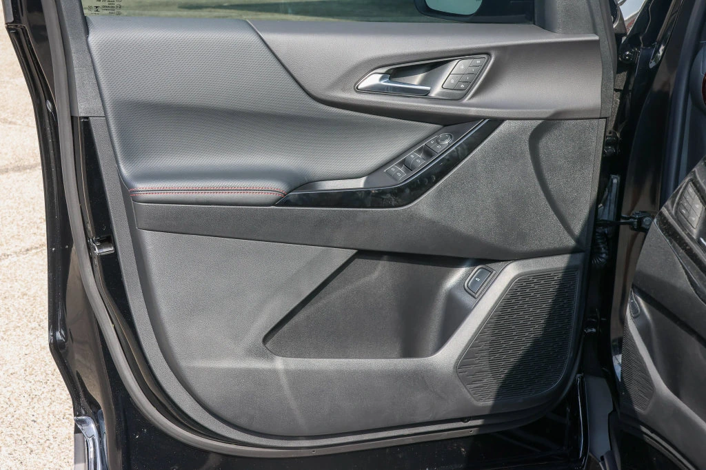 2027 Chevrolet Equinox RS - Photo 10
