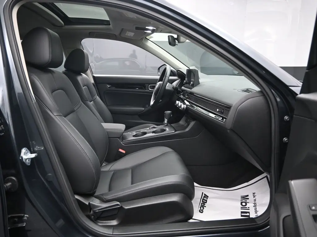 2024 Honda Civic EX-L Hatchback photo 25