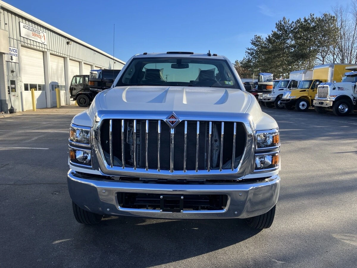 2023 International CV - image 3