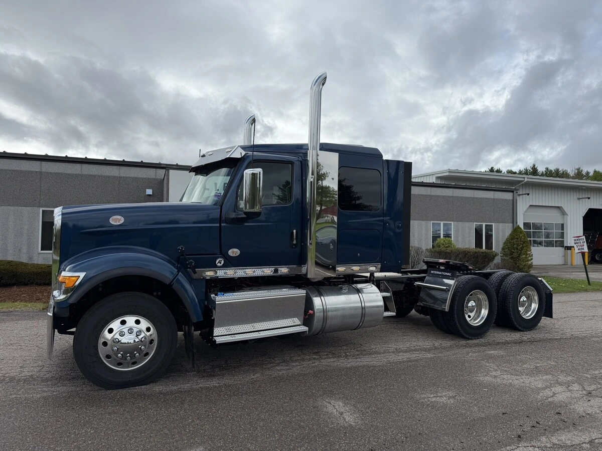 2025 International HX in Burlington, VT — photo 3